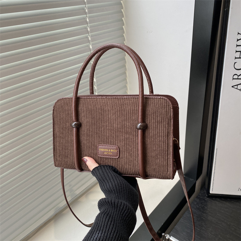 A new cross-border high-end textured corduroy women's bag for 2024 winter, a fashionable and versatile handbag for women full figure