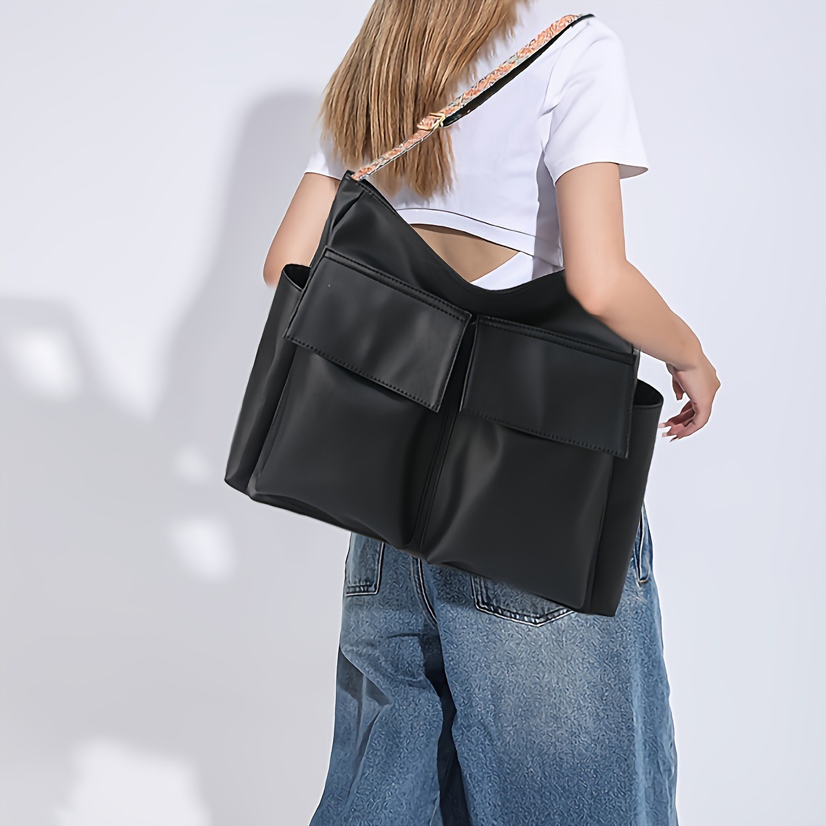 Wholesale crossbody bags, women's artistic youth single-shoulder bags, ins large-capacity workwear bags, workwear bags, college student crossbody bags Application Scenario