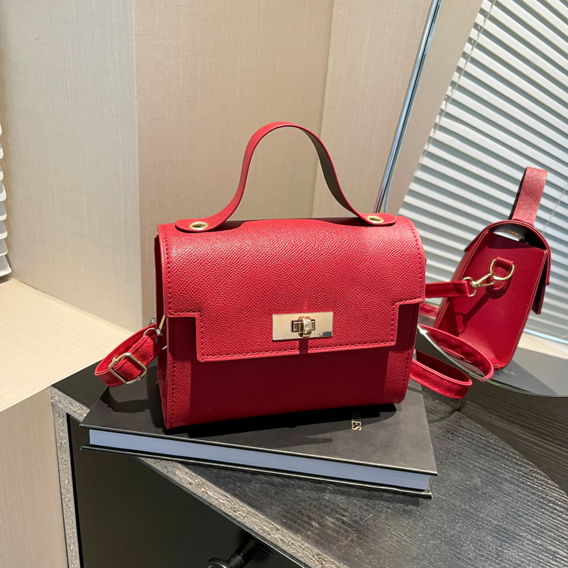 French niche fashion underarm bag for women, 2024 new trendy retro commuter single-shoulder bag, fashionable and high-quality crossbody bag full figure
