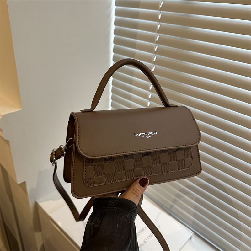 High-end quality small bag for women, 2024 new style women's bag, popular and versatile crossbody bag, Korean-style commuting single-shoulder small square bag full figure