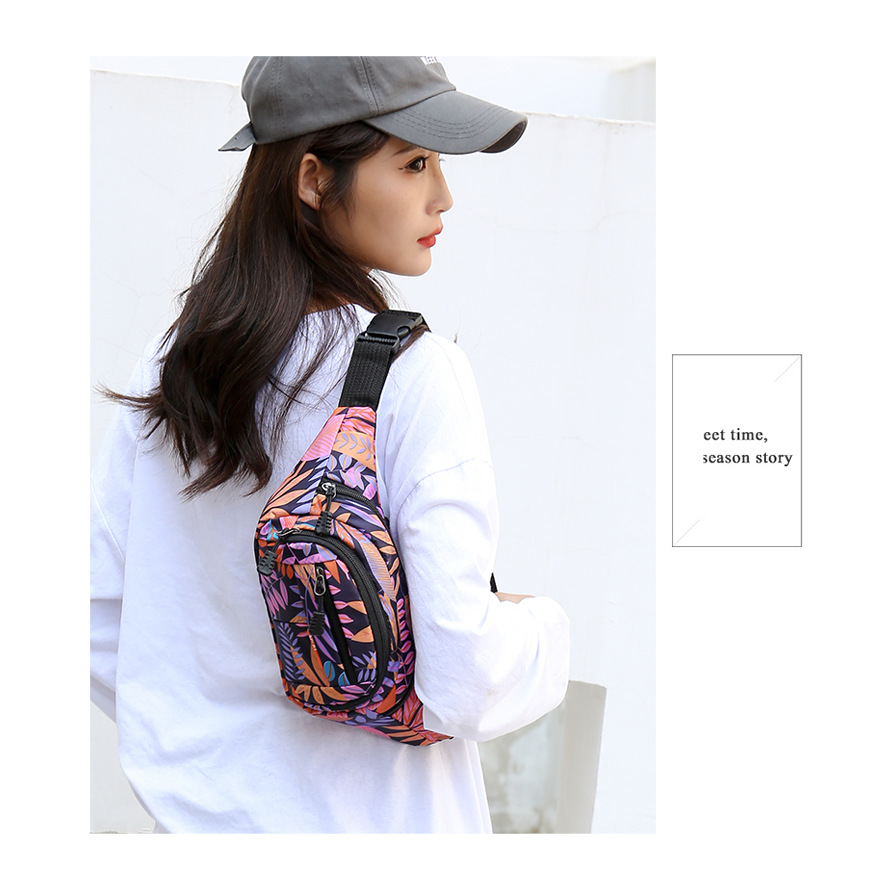 Ladies' fashionable crossbody bag, versatile leaf-patterned single-shoulder waist bag, Korean version large-capacity running sports bag Application Scenario