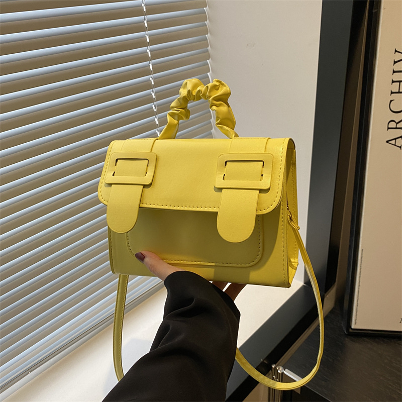 Trendy and niche single-shoulder bag, simple small square bag, small bag for women, Spring 2025 new retro casual crossbody bag for women full figure