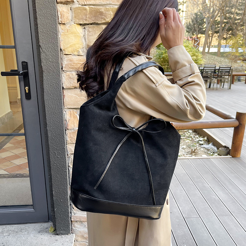 Korean niche underarm bag for women 2024 winter new trendy and simple tote bag with large capacity and versatile shoulder bag Specification drawing