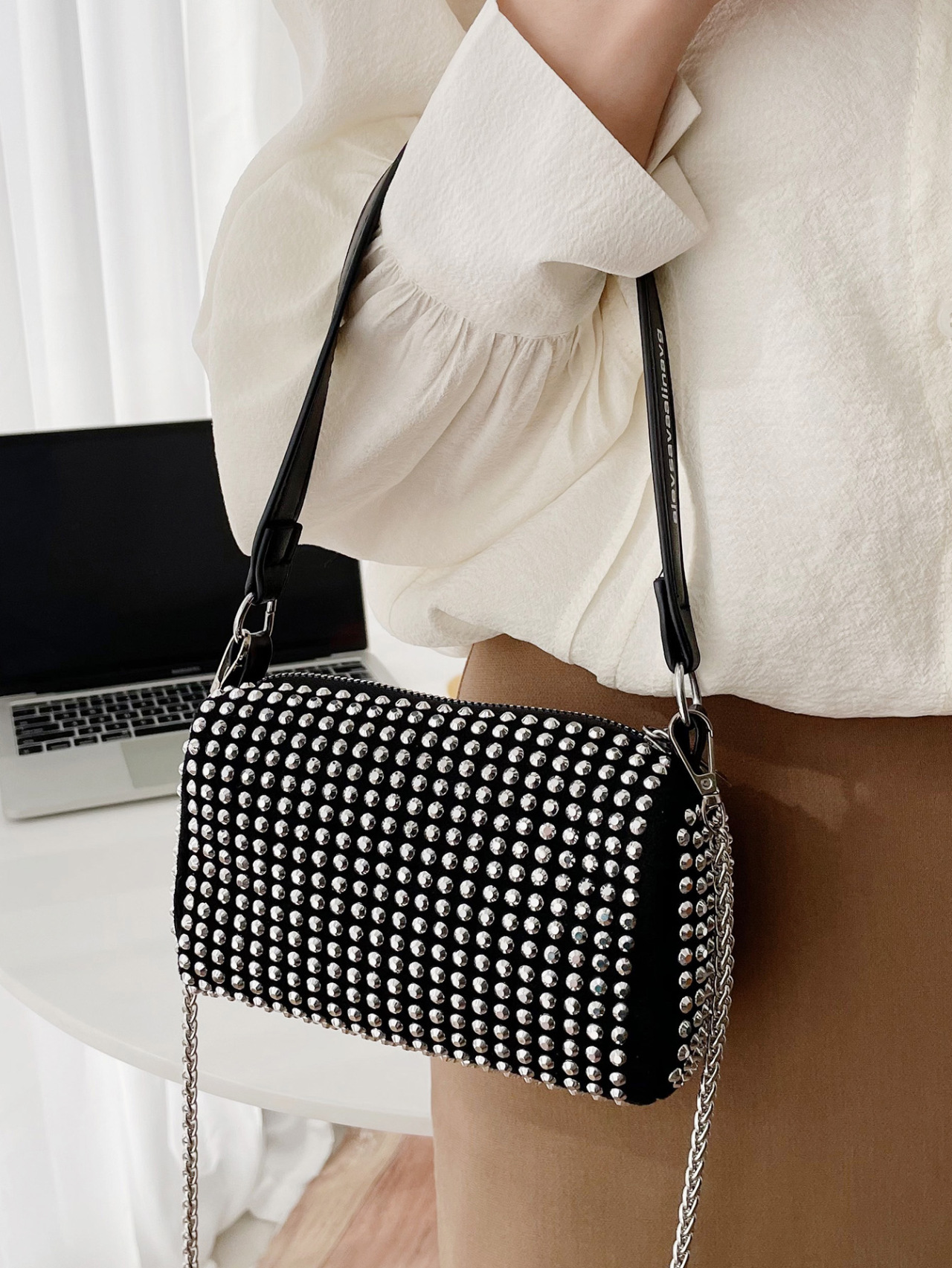 Water Diamond women's bag 2022 Spring/Summer New trendy, fashionable and individual single-shoulder crossbody chain bag, stylish underarm bag Application Scenario