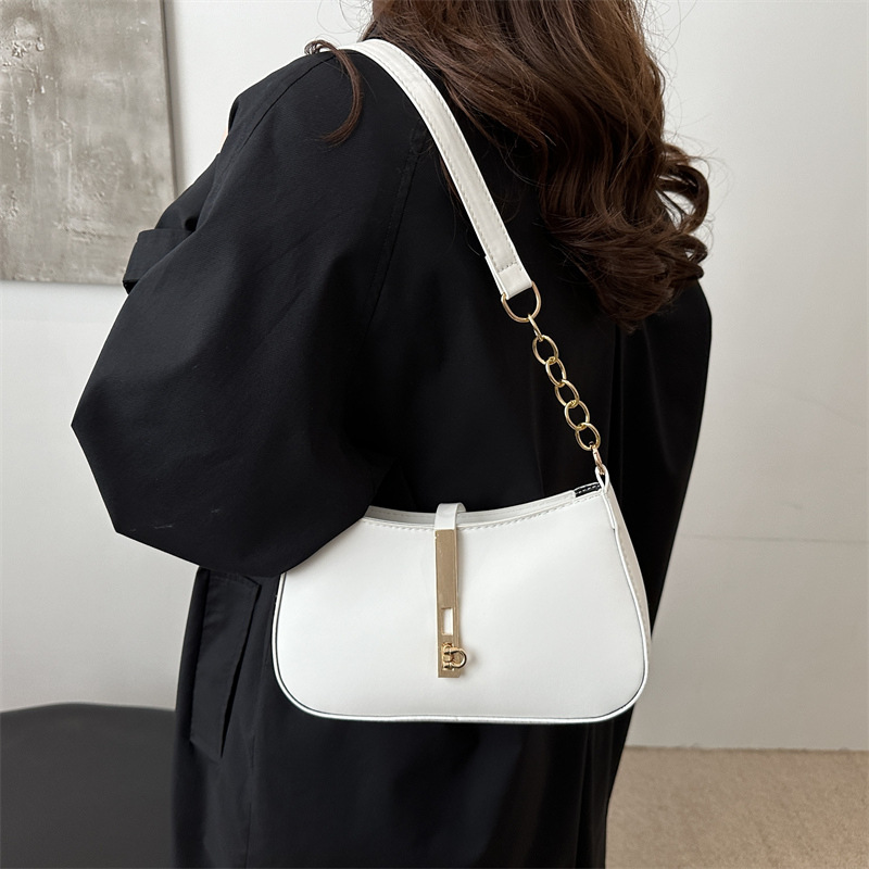 New trendy and versatile crossbody bag, fashionable single-shoulder bag, underarm bag. This year's popular and versatile women's bags details Picture
