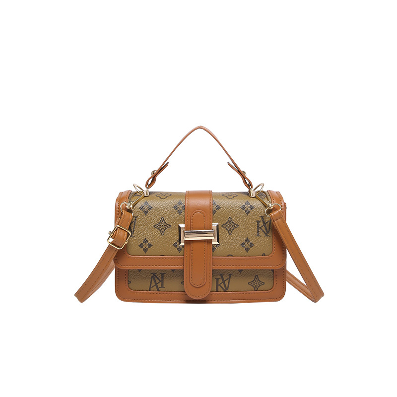A stylish and stylish single-shoulder small square bag for the winter of 2024, featuring a niche design and a simple Korean-style hand-held crossbody bag Item Picture
