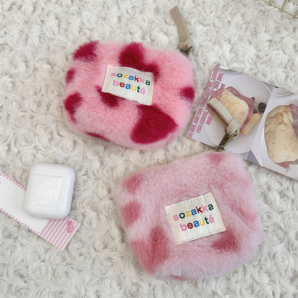 311202 Cute plush heart-shaped small bag, coin purse, earphone storage bag, lipstick and cosmetics storage portable bag details Picture