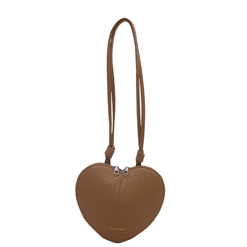 Fashionable heart-shaped small bag for women, Spring 2025 new casual heart-shaped bag, stylish and versatile single-shoulder crossbody bag Item Picture