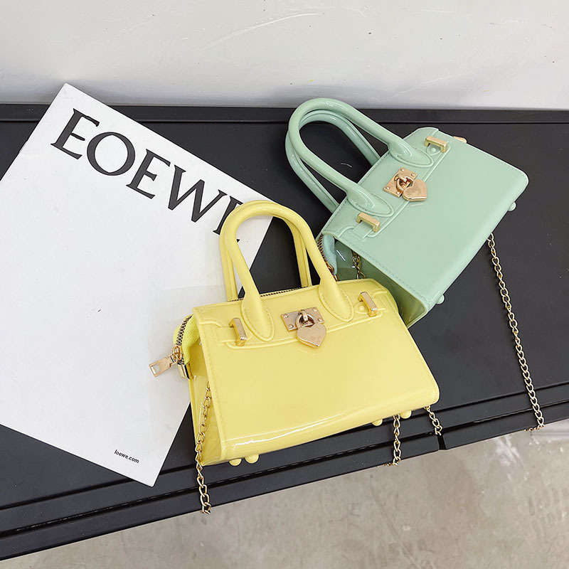 2025 Summer New platinum bag, fashionable heart-shaped lock jelly bag, handbag, single-shoulder crossbody bag, trendy women's bag details Picture