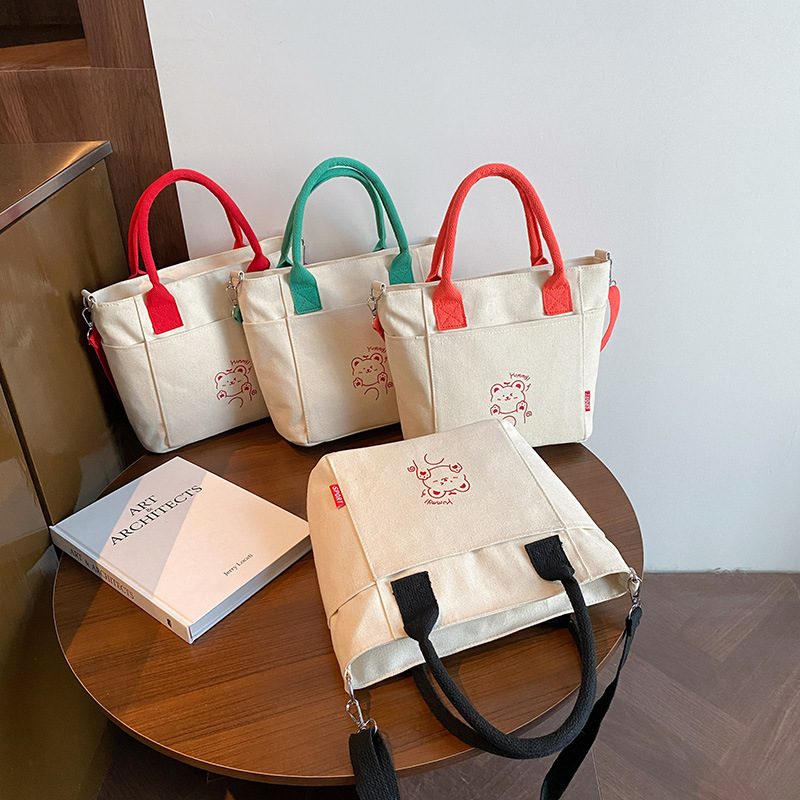 High-quality underarm small bag for women, new Spring 2025 fashion and versatile single-shoulder bag, a niche design handbag Application Scenario