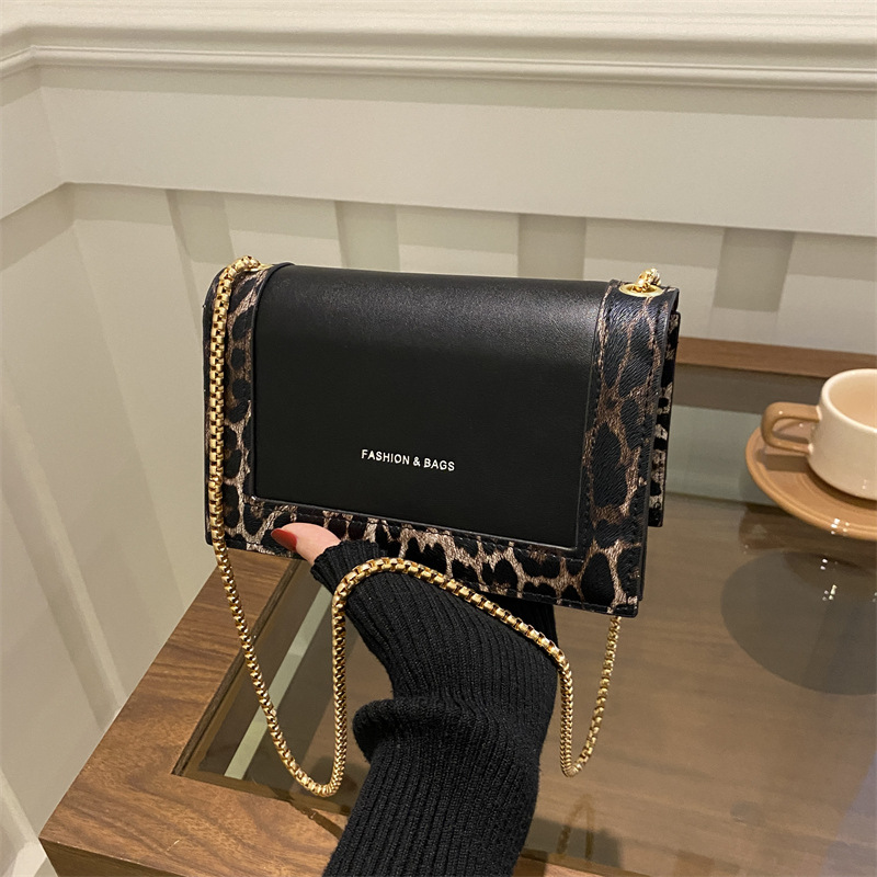 Fashionable small square bag 2024 Autumn New Korean-style simple and fashionable handbag crossbody bag casual retro single-shoulder bag full figure