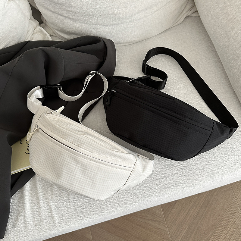 Nylon casual bag for women, new autumn/Winter 2024, trendy crossbody bag, niche and versatile, ins single-shoulder bag, dumpling bag Application Scenario