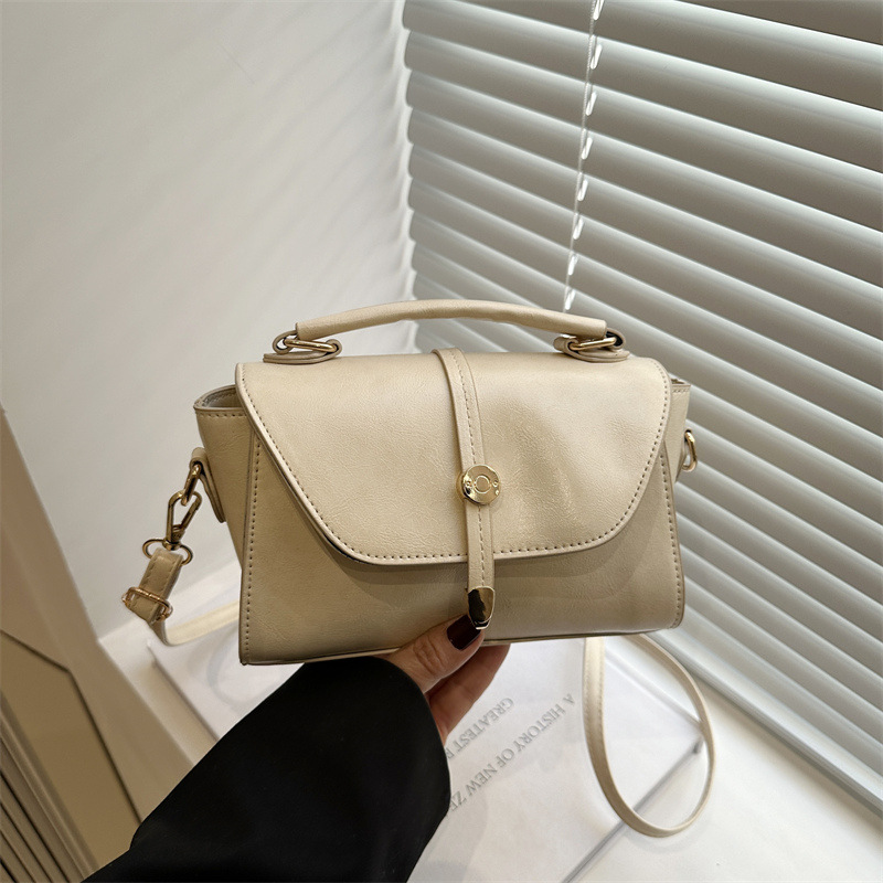 Retro, trendy, casual, early spring 2025, high-quality, casual for going out, hand-held, shoulder bag, crossbody, underarm bag for women full figure