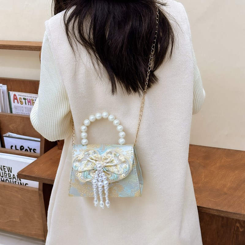 Hot-selling children's single-shoulder bag, exquisite ancient-style little girl coin purse, cute princess outdoor casual pearl handbag Application Scenario