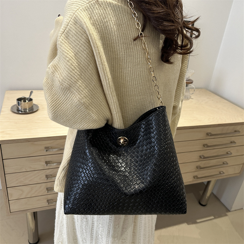 High-end quality large-capacity bag for women, new winter 2024 fashionable commuting single-shoulder bag, casual and versatile tote bag Specification drawing