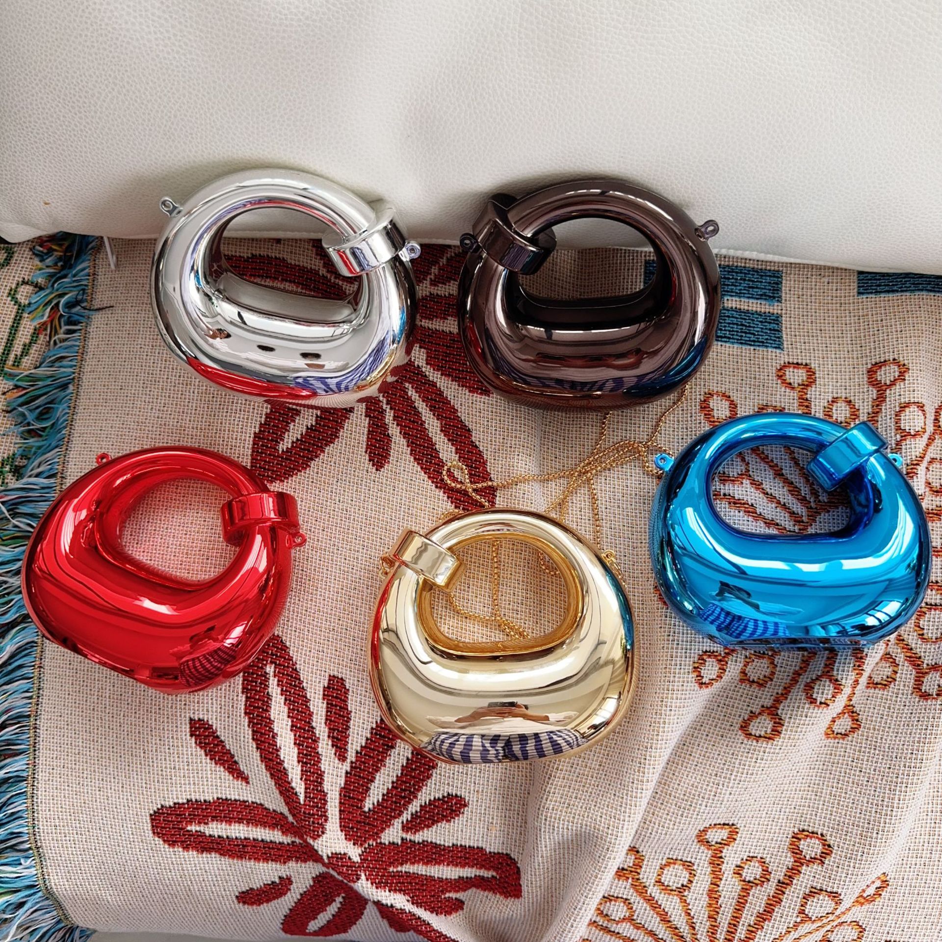2025 New cross-border products from Europe and America: Crescent moon bag, mini bag, fashionable and elegant acrylic bag, children's bag, candy handbag full figure