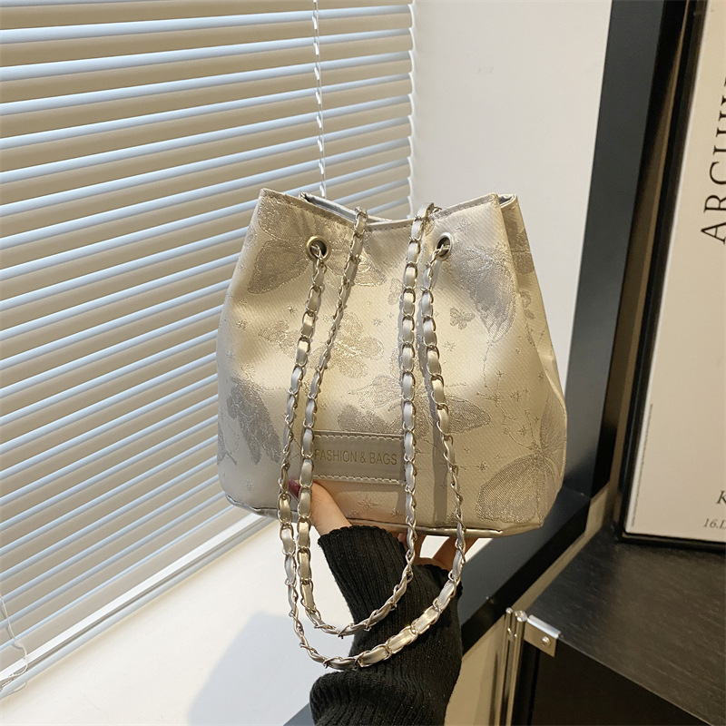 Niche design women's bag 2024 New large-capacity bucket bag, ladies' quality chain single-shoulder hand-carry underarm bag full figure