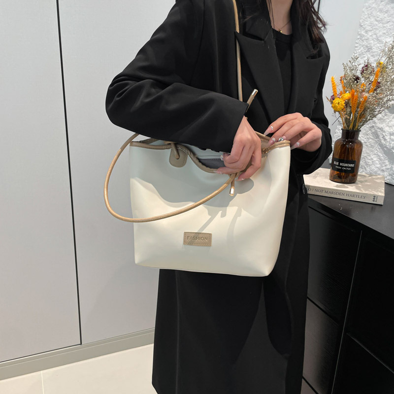 Simple and stylish large-capacity tote bag 2025 new style, fashionable and versatile casual women's bag, single-shoulder commuting underarm bag Specification drawing
