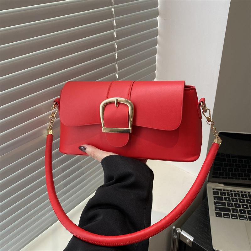High-end hand-held underarm bag for women 2025 cross-border new style, retro horseshoe buckle, fashionable single-shoulder crossbody baguette bag full figure