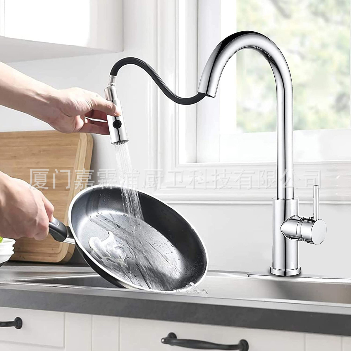 Amazon cross-border small straight tube pull-out faucet, shower head, kitchen sink, splash-proof pull-out faucet accessories Application Scenario