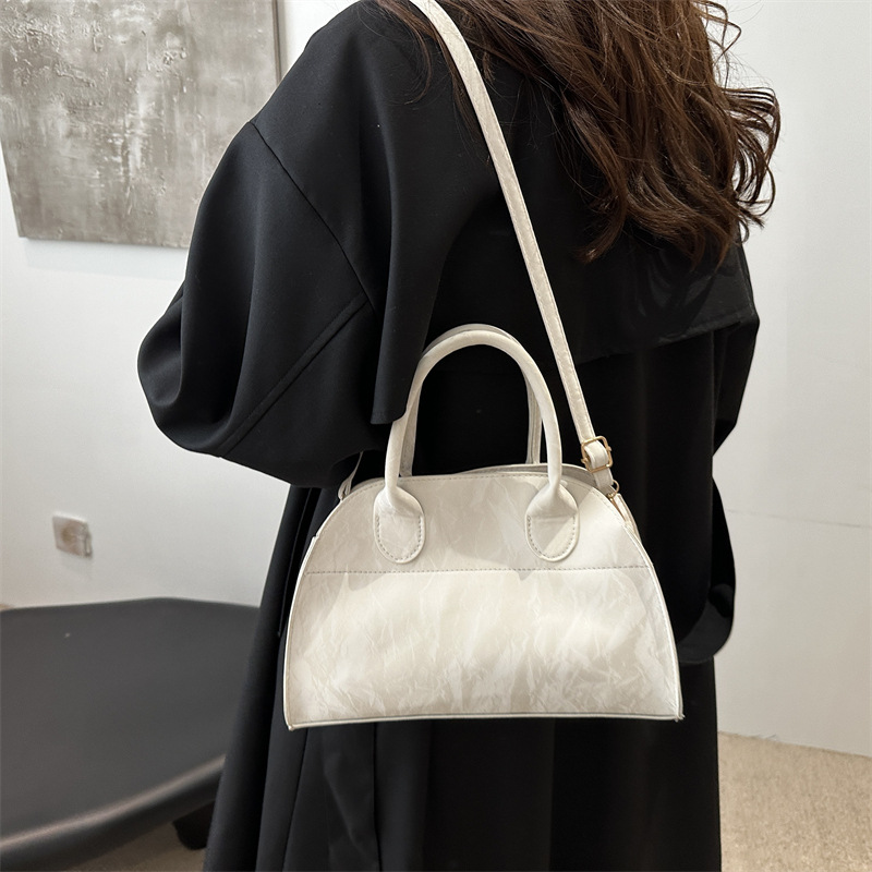 Cross-border retro deerskin fleece hand-held commuter bag, 2024 winter new trendy tote bag, large-capacity crossbody bag details Picture
