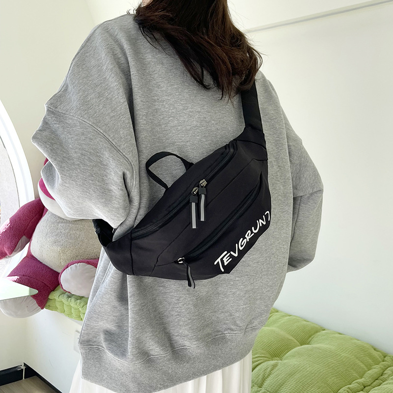 Crossbody bag, trendy sporty small backpack, casual female student, Japanese-style single-shoulder bag, versatile letter saddle bag Specification drawing