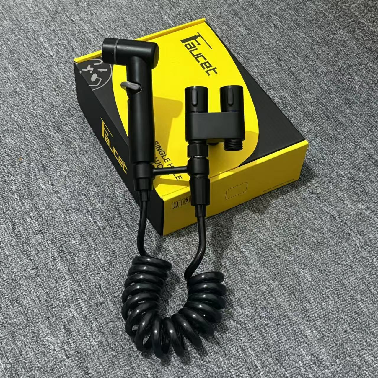 Stainless steel household toilet spray gun, one in and two out, toilet companion, bathroom triangular valve, pressurized nozzle, flusher Specification drawing