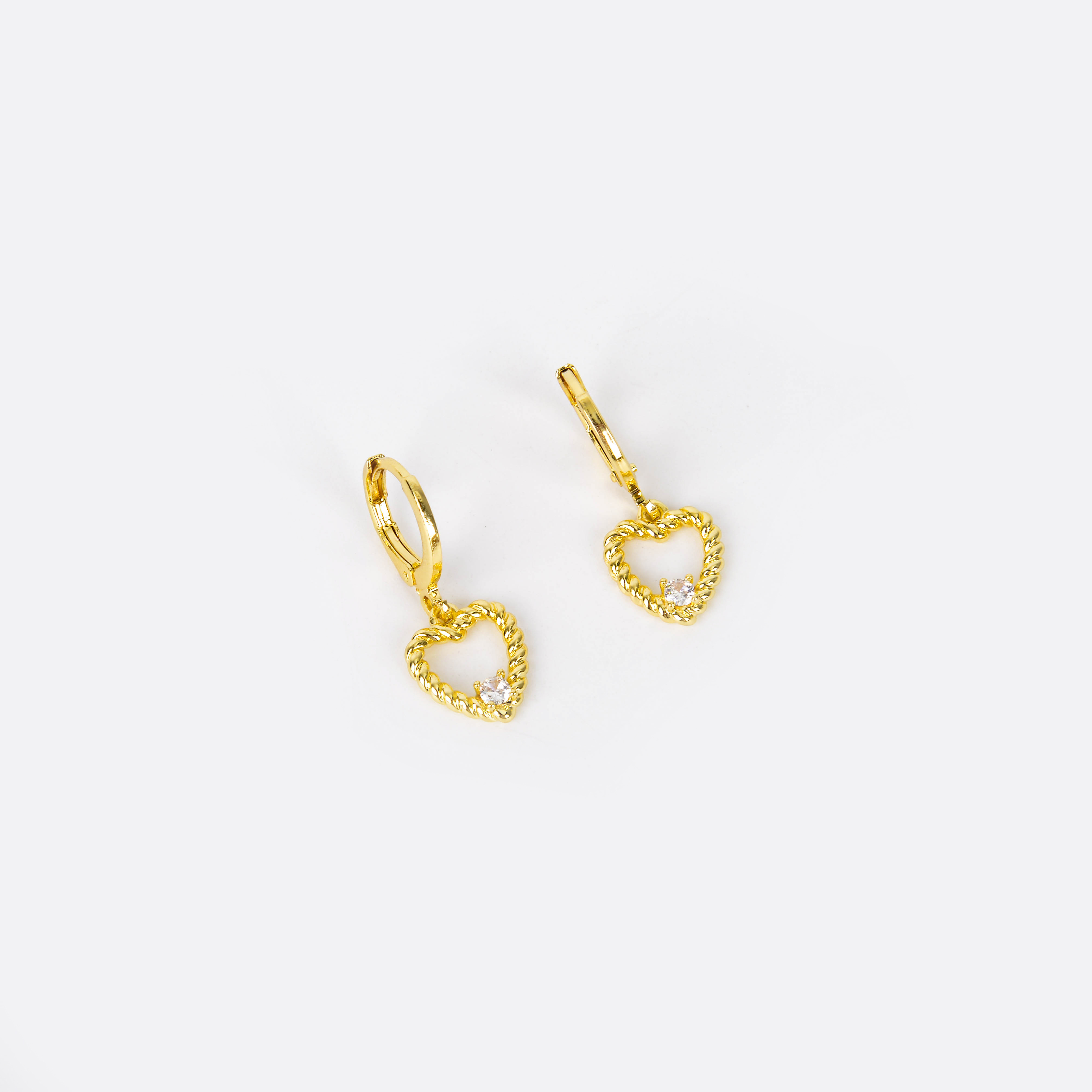 Wholesale of new, stylish and simple women's earrings in an ins style with zircon heart-shaped ear buckles and a high-end cross-border fashion feel