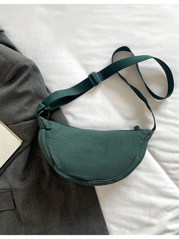 The same style of women's crossbody bag as Youjia fitting room, Xiaohongshu nylon dumpling bag, student single-shoulder bag, fabric bag details Picture
