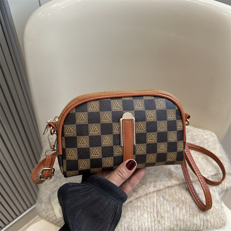 New women's bag 2024 Shell bag, Korean style simple single-shoulder bag, coin purse, stylish and stylish crossbody small bag full figure