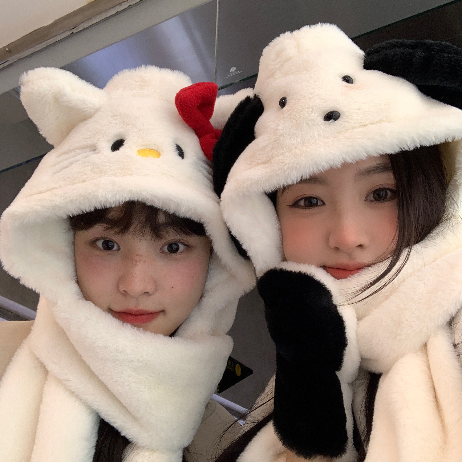 Instant dispatch in stock! Cute cat plush hats for keeping ears warm in autumn and winter, versatile hats and scarves in one wholesale details Picture