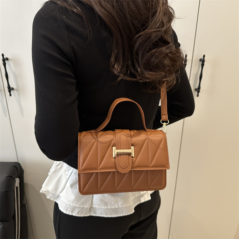 New women's bags 2025, cross-border bags, single-shoulder bags, fashionable Korean-style small square bags, women's small bags, commuter crossbody bags Specification drawing