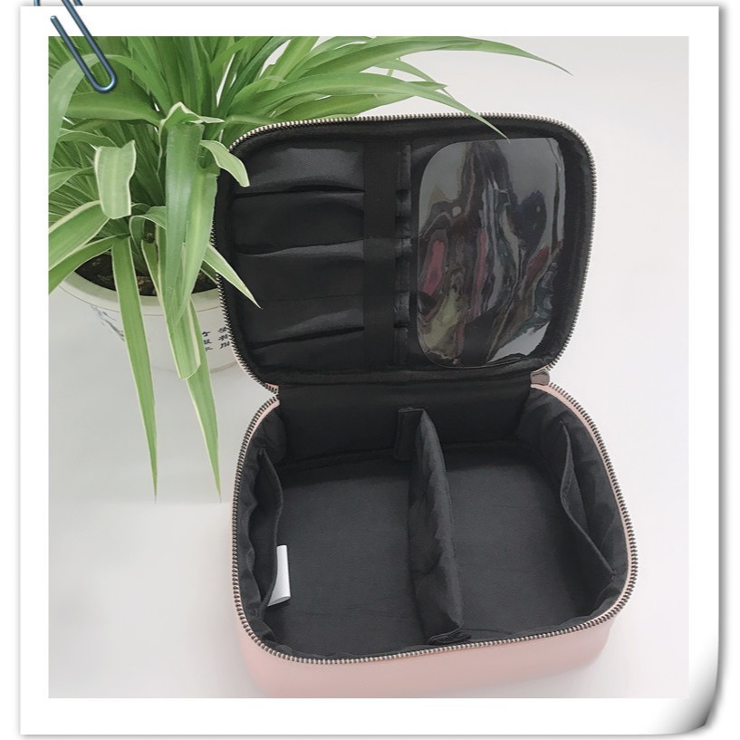 Customized PU leather waterproof makeup bag, multi-functional travel toiletries storage bag, portable toiletries bag Application Scenario