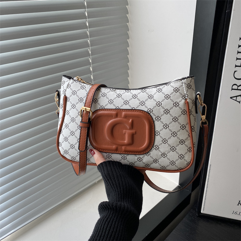 A new cross-border retro small square bag for women, a French fashion printed small square bag, a trendy and niche commuting single-shoulder crossbody bag full figure