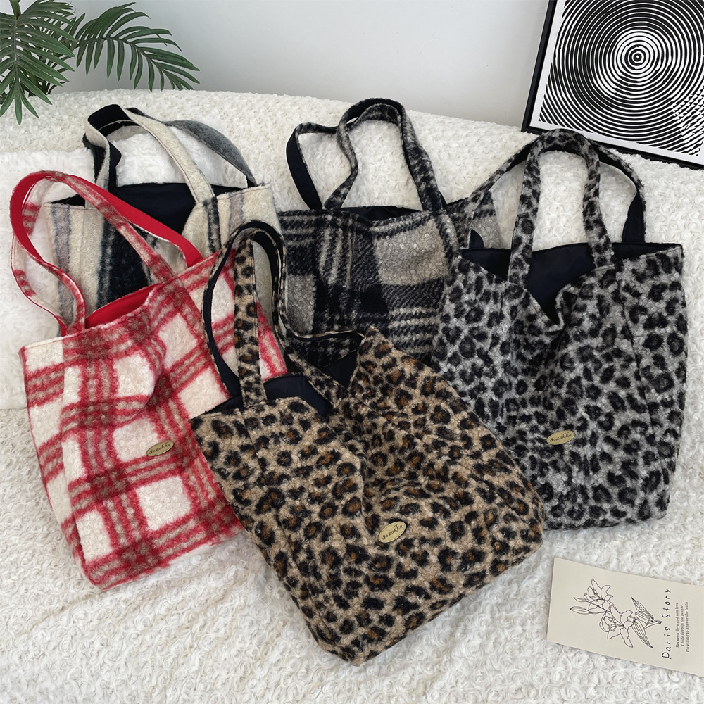 411203 Autumn/Winter New checkered vertical striped plush Korean ins style double-sided dual-purpose large capacity single-shoulder tote bag full figure