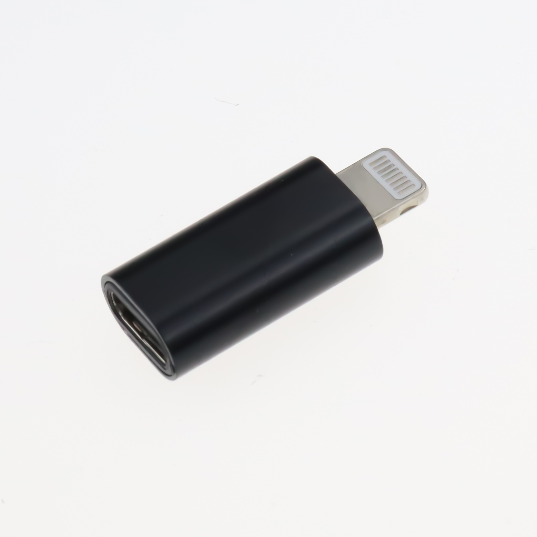 Applicable cross-border type-c to Apple adapter lightning mobile phone charging data iPhone converter Application Scenario