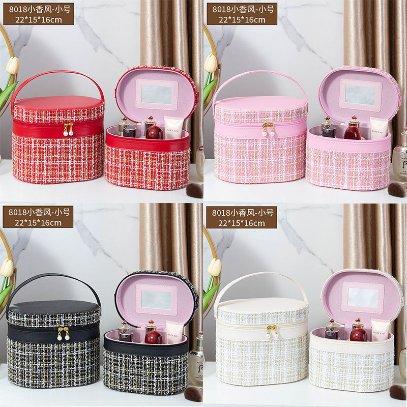 Light luxury small chanel-style bucket bag, large capacity makeup box, storage box, souvenir, wedding portable, home with mirror Application Scenario