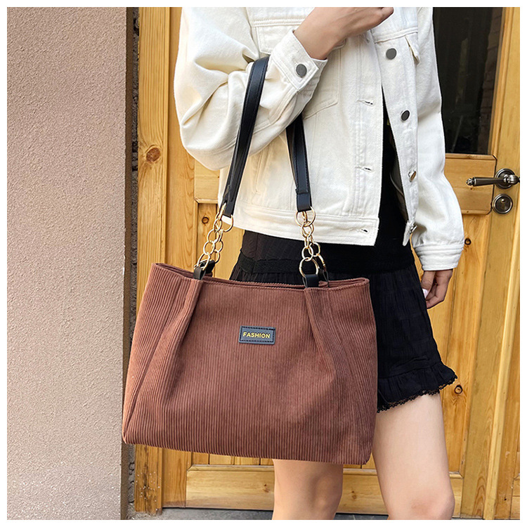 New fashionable corduroy bag for women, single-shoulder bag, large-capacity tote bag, crossbody for class and commuting full figure