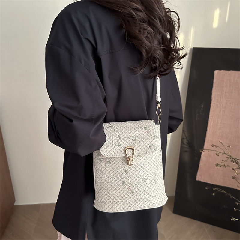 Flower lace single-shoulder crossbody bag, woven women's saddle bag, new summer straw woven bag, fresh and versatile bucket details Picture