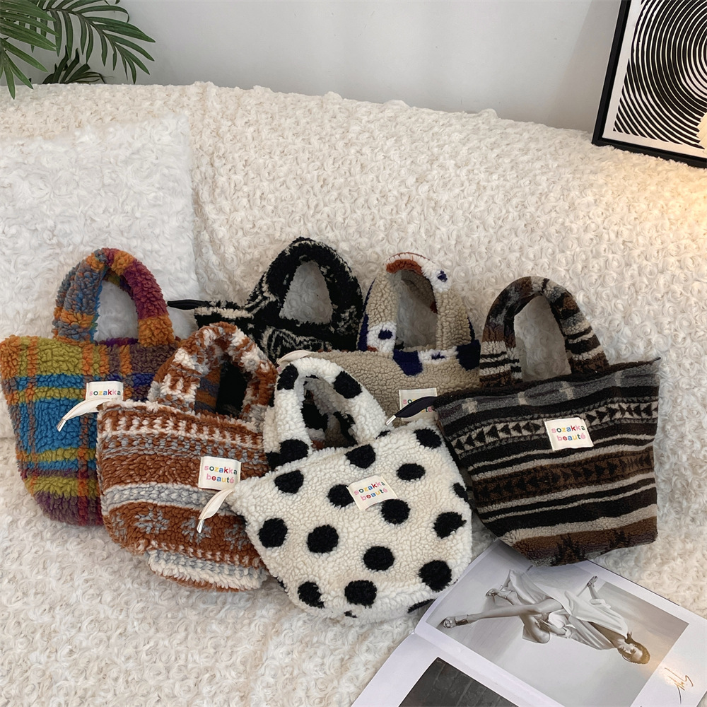 4111 New Winter plush Bag, women's bento bag, French polka dot shopping handbag, commuting bag for work full figure