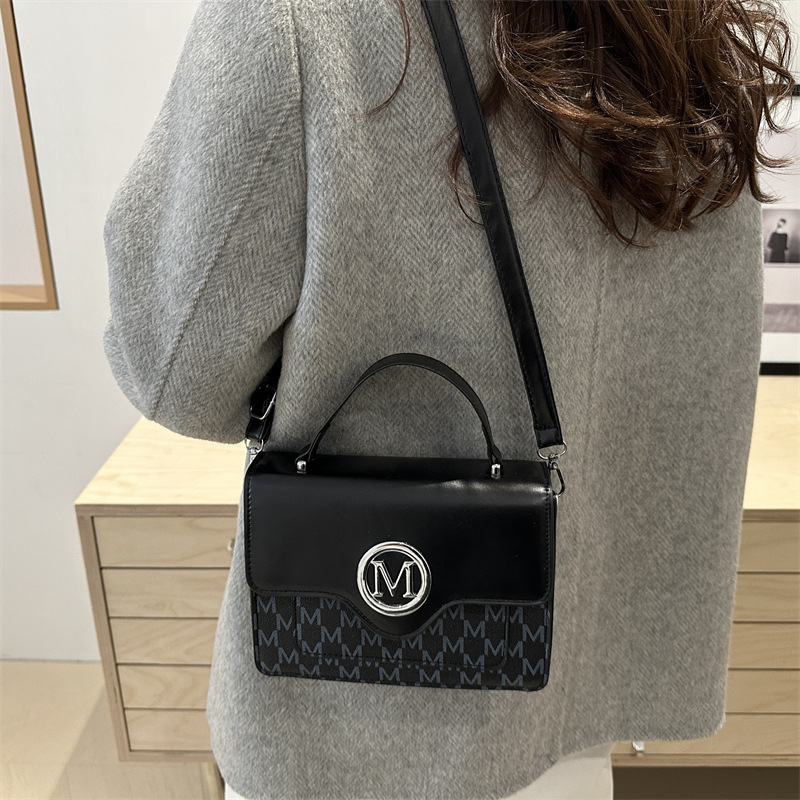 Cross-border spliced women's bag 2025 New style fashionable letter small square bag, simple and versatile, high-end quality women's bag Specification drawing