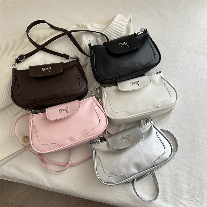 Trendy cross-border retro small bag for women, Spring 2025 new single-shoulder underarm bag, high-quality commuting crossbody small square bag Application Scenario