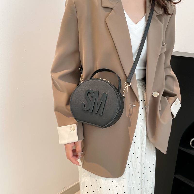 A new Korean-style small round letter handbag for spring 2025, a single-shoulder crossbody bag for cross-border trendy women Specification drawing