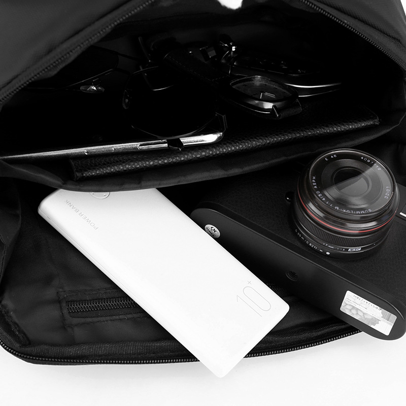 WEPOWER's new men's chest bag, a fashionable and casual large-capacity waist bag, and a multi-functional outdoor single-shoulder crossbody bag Application Scenario