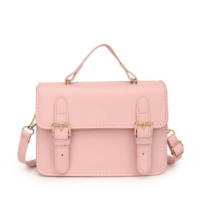 This high-end, large-capacity small bag is a retro single-shoulder crossbody bag for women's autumn and winter. It's a versatile hand-held crossbody bag Item Picture