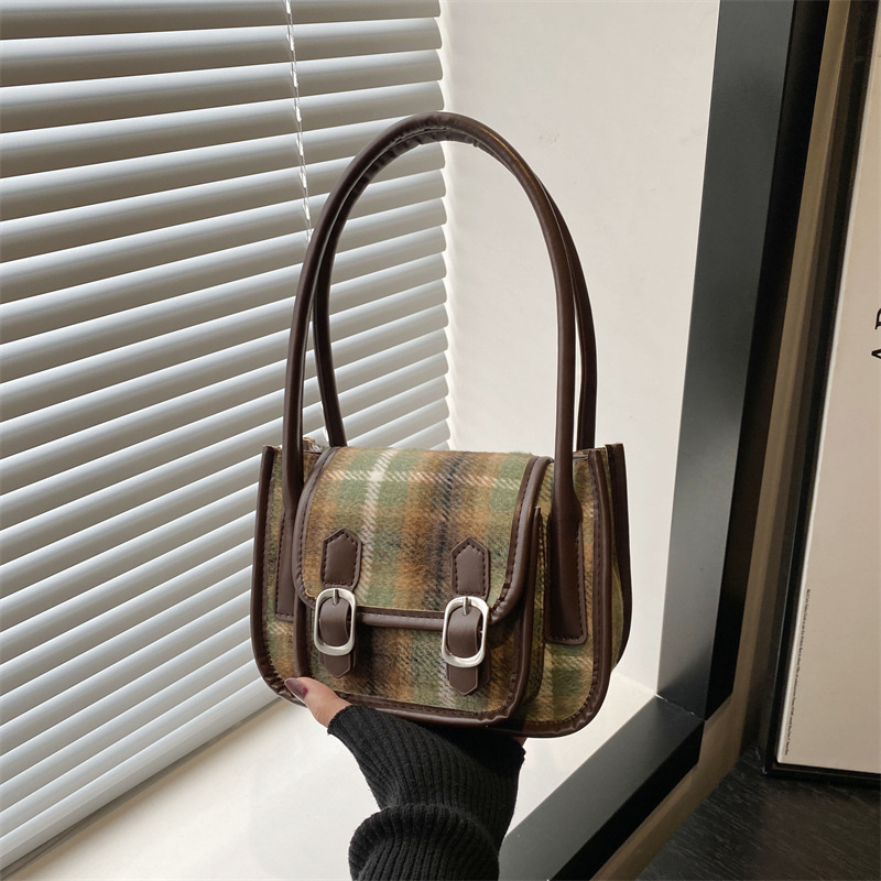 Autumn woolen checkered bag for women, 2024 new Korean-style underarm bag, retro and niche single-shoulder hand-held small square bag full figure