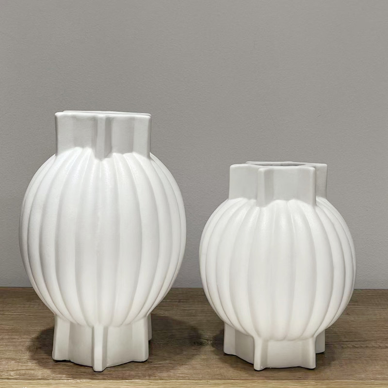 Minimalist ceramic style white ceramic vase, creative artistic decorative item, flower vase, hotel entrance table flower vase details Picture