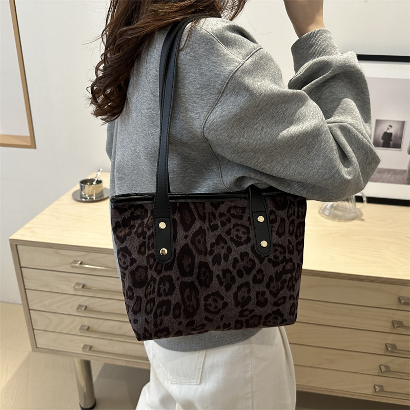 High-end texture leopard print large bag 2024 new retro bag, fashionable and stylish, single-shoulder large capacity commuter tote bag Specification drawing