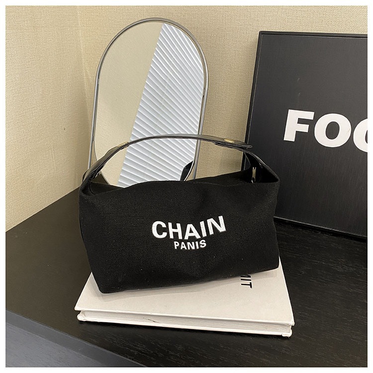 Popular large-capacity makeup bags are selling well. Portable and high-end style travel handbags, toiletries and storage bags are available for wholesale Specification drawing