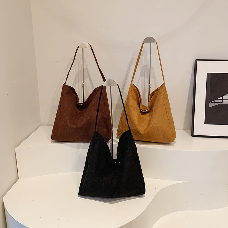 A large-capacity, high-quality female 2024 new style college student schoolbag, commuter tote bag and single-shoulder bag for foreign trade Application Scenario